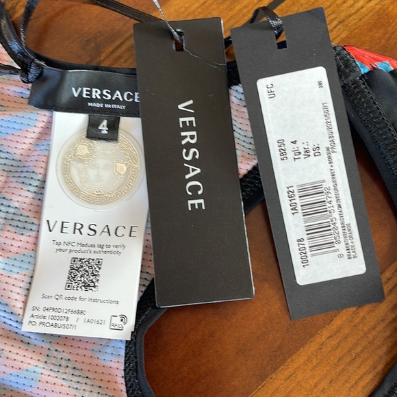 VERSACE NWT LA GRECA SIGNATURE ACCENT SPORTS BRA, BLACK/ORANGE, SIZE 4 (LG) - Picture 13 of 15